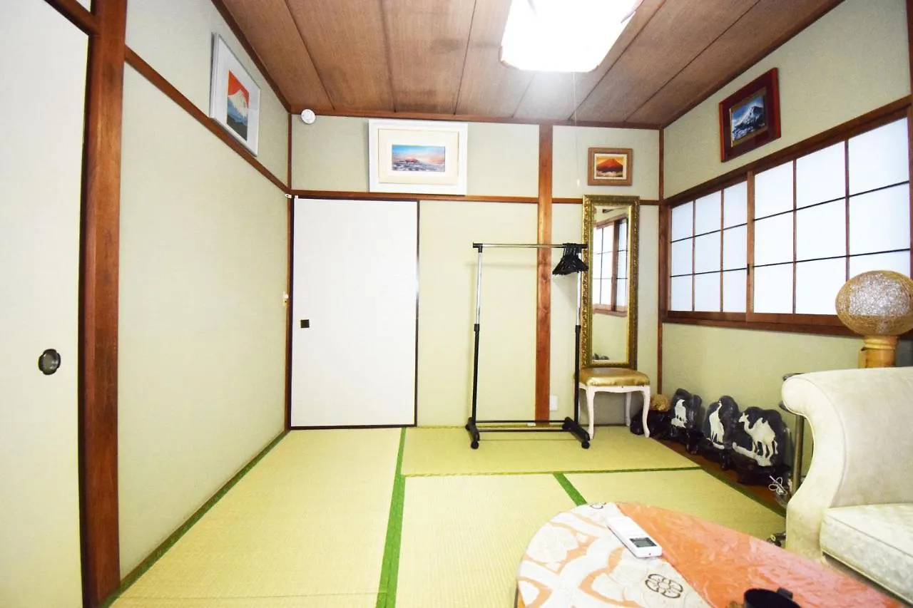 Homestay Oasis Minamiyukigaya Apartment Tokyo